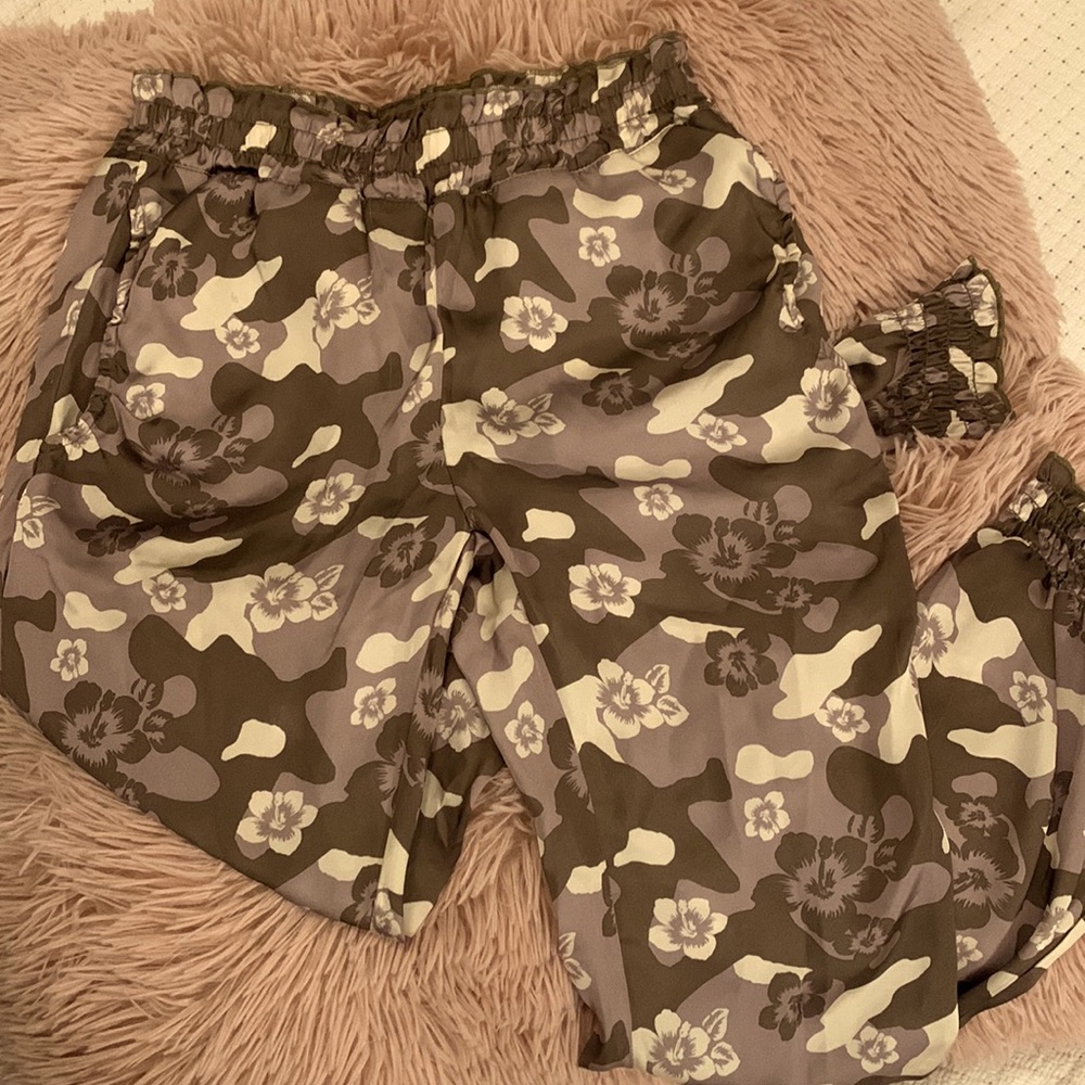 Girls Italian Floral Camo Joggers 10